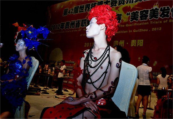 美容美发(fā)化妆比赛(sài)作品 美容美发化(huà)妆比赛作品(pǐn)